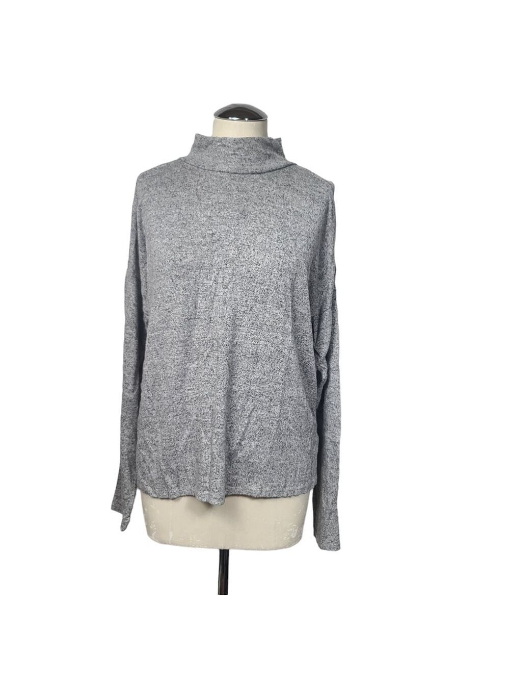 Hummingbird Gray Cold Shoulder Long Sleeve Shirt L